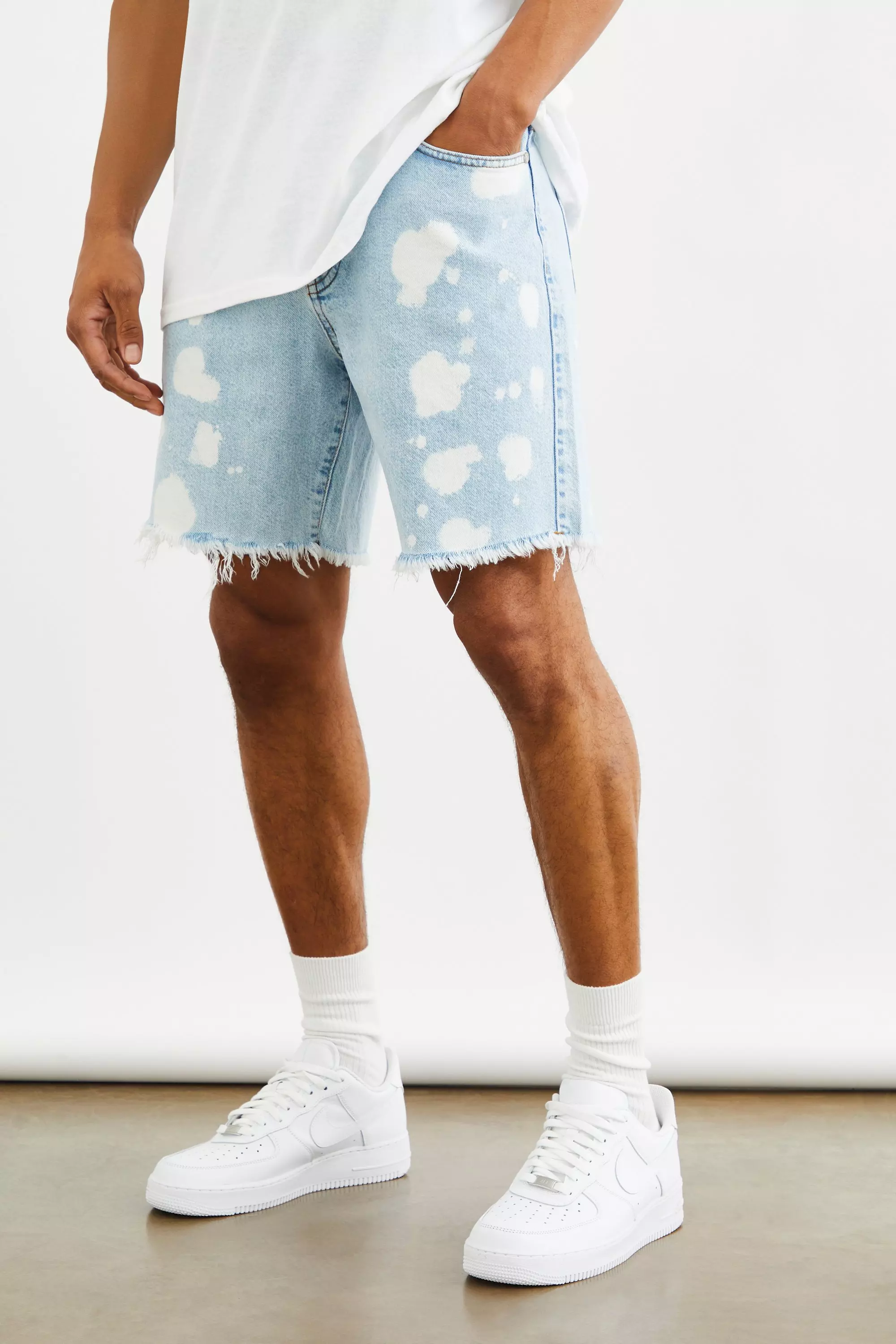 Relaxed Fit Raw Hem Bleach Denim Shorts boohooMAN